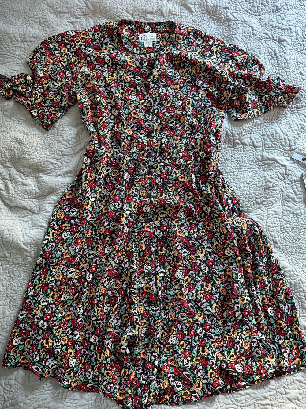The CUTEST silk floral dress.
cottagecore, vintage, thriftchic,
